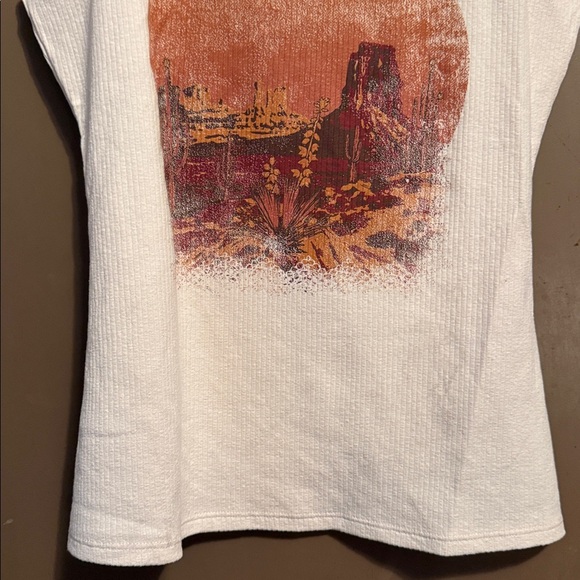 SHYANNE WOMEN'S DESERT SCENE GRAPHIC RIB KNIT TANK - Picture 5 of 8